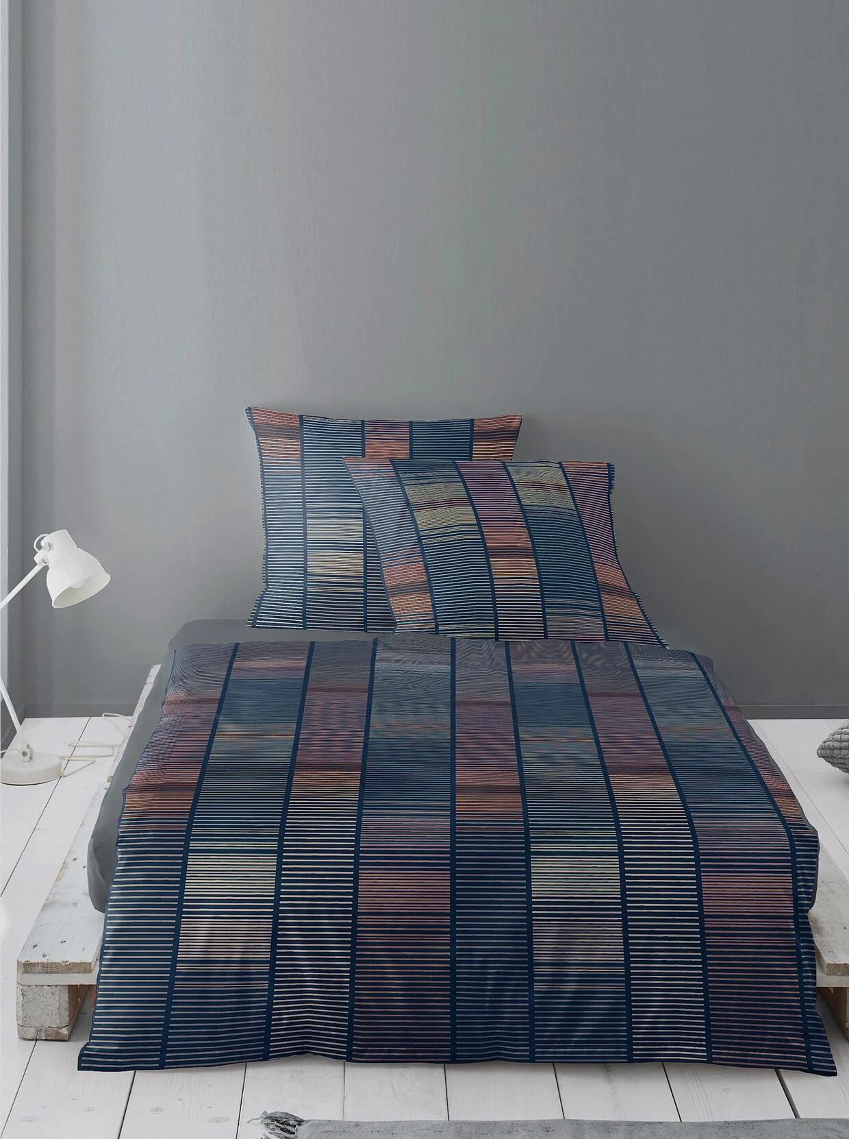 Irisette Bettwäsche In Dunkelblau-gemustert 2 Irisette Bettwäsche In Dunkelblau-gemustert – Bild 2